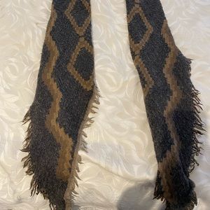 Wilfred triangle scarf!